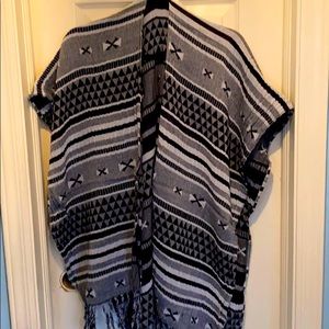 Black & white Tribal patterned open front tunic